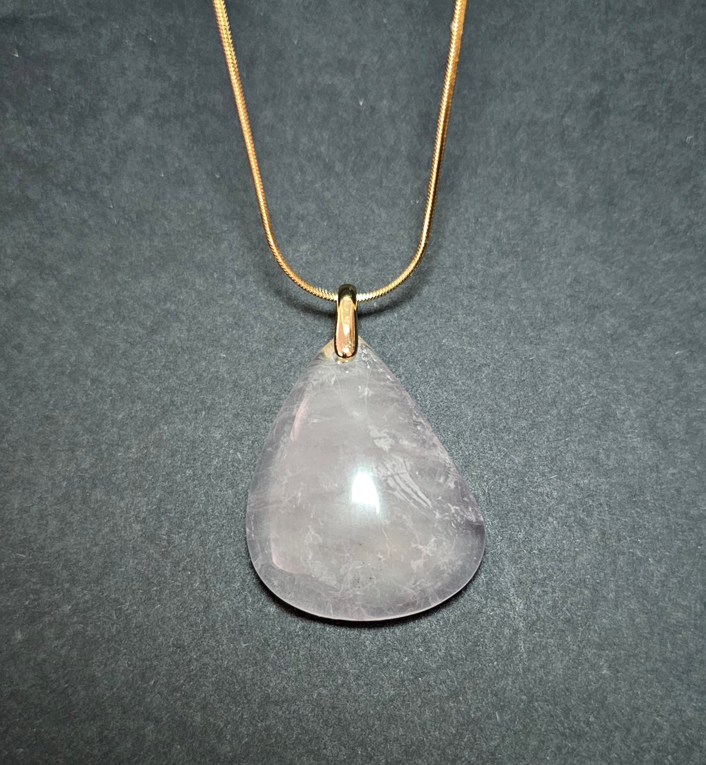 Collier en acier inoxydable et quartz rose